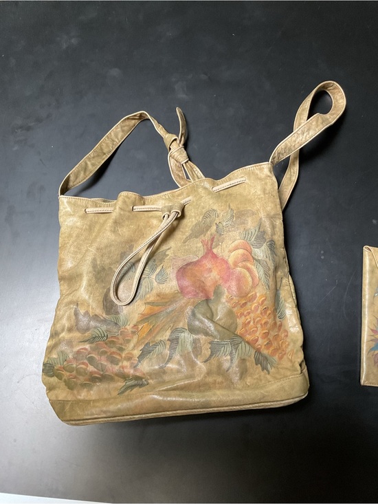 Handbags - Fancy Nancy vintage hand painted bucket bag w/eye glass case